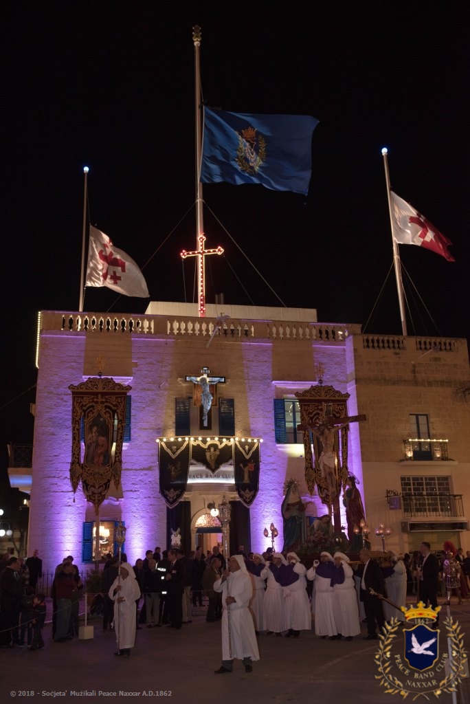 Il-Banda Peace ddoqq marċi funebri f