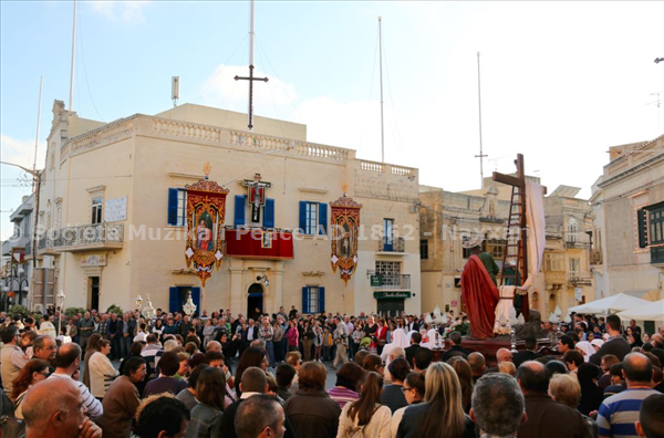 Waqt il-purċissjoni tad-Duluri