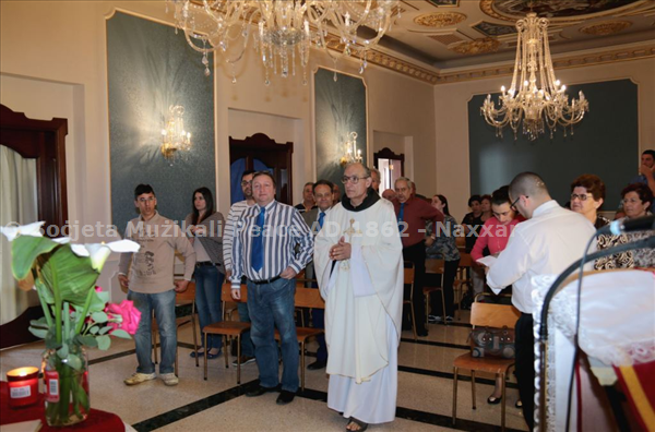 Quddiesa fis-Sala Marija Bambina fil-każin