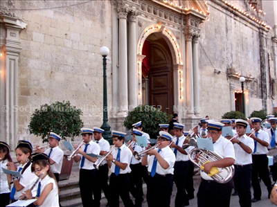 Il-banda Peace ddoqq inijiet għall-okkazjoni