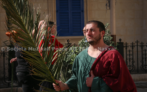 Membri tas-Soċjeta tagħna għal l-ewwel darba fin-Naxxar jagħtu s-sehem tagħhom f Ħadd il-Palm billi jilbsu ta personaġġi Bibbliċi.