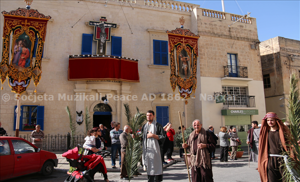 Membri tas-Soċjeta tagħna għal l-ewwel darba fin-Naxxar jagħtu s-sehem tagħhom f Ħadd il-Palm billi jilbsu ta personaġġi Bibbliċi.