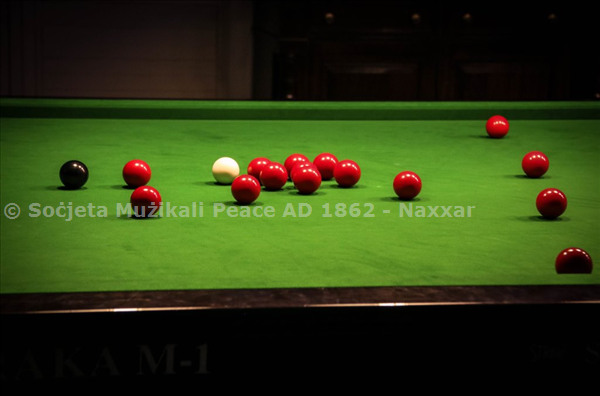 Waqt il-logħba finali tal-Snooker Tournament.